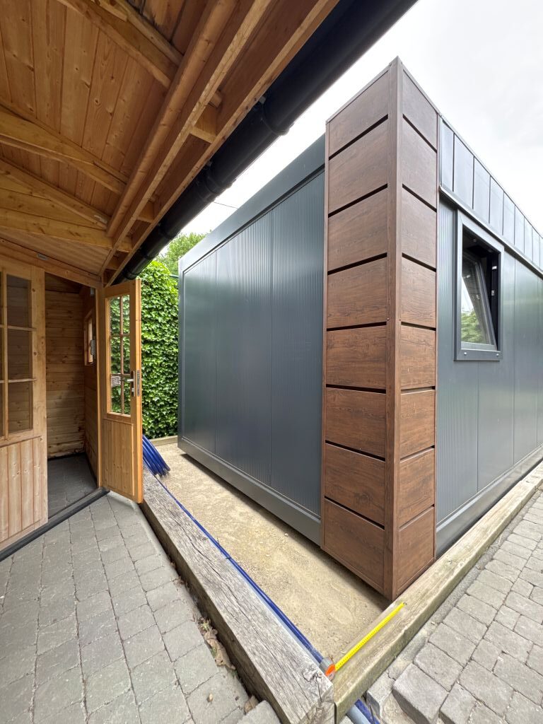 Woonunit buitenkant kijkend op de hoek