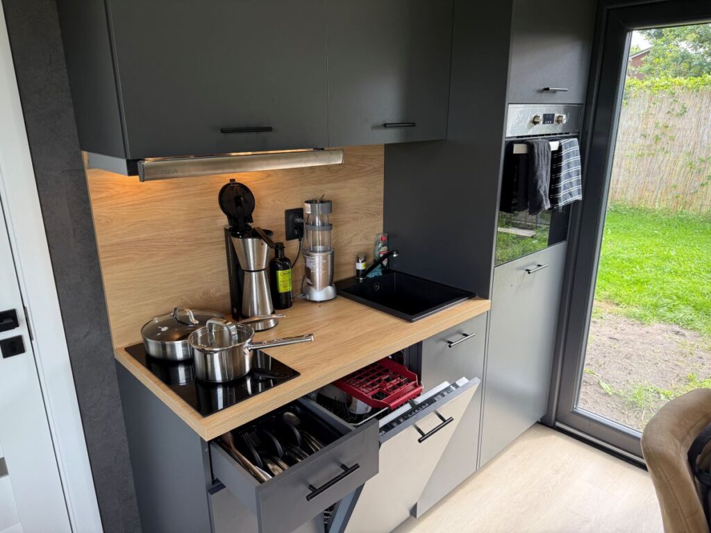 keuken prefab tuinkantoor